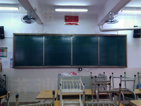 諾迪士訂做多媒體教學(xué)課室推拉黑板左右移動綠板一體機(jī)磁性綠板